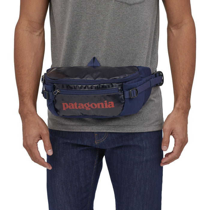 Patagonia Black Hole Waist Pack 5L Classic Navy Image 04